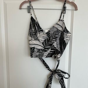 ASTR the Label Wrap Crop Tank Top